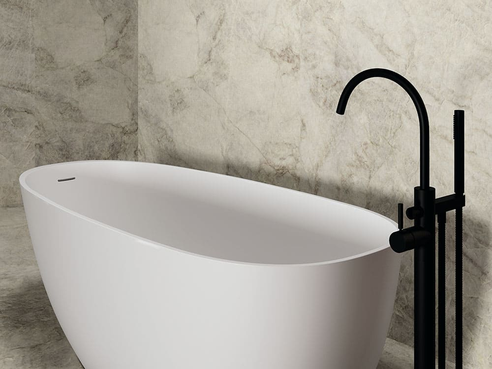Bañera ovalada independiente Adra en Solid Surface